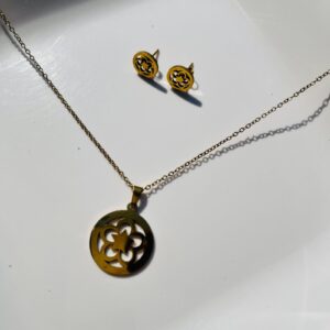 Divya Ratna: 22K Yellow Gold Designer Diamond Shape Pendant and Earrings Set