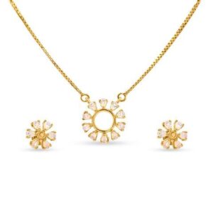 Flora Radiance: 18k Yellow Gold Floral Pendant & Earring Set