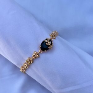 Elegant Floral Gold Bracelet with Black Gemstone